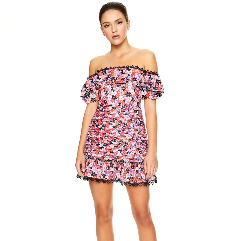 Size S; has been altered to fit an XS! Very stretchy